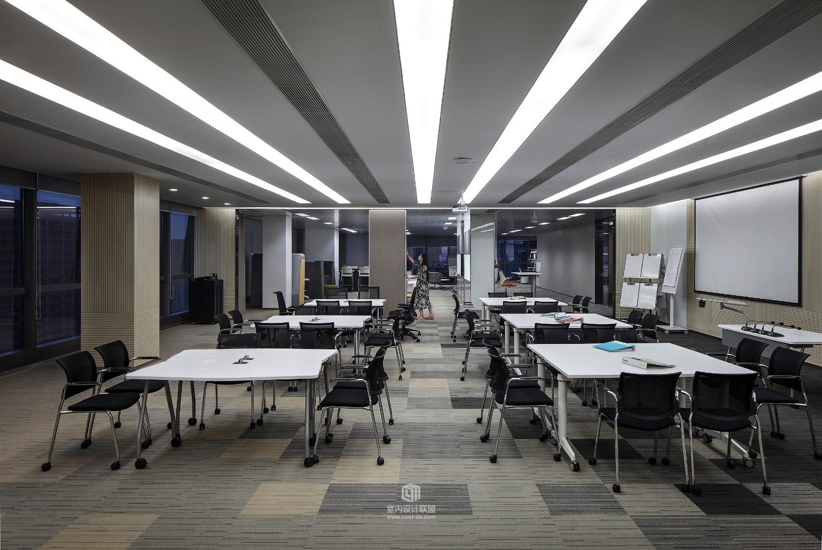 中海国际中心写字楼示范单位-18