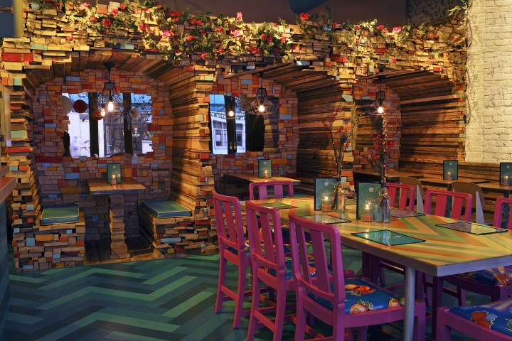 缤纷童话色彩的创意Barrio East伦敦餐厅空间-1