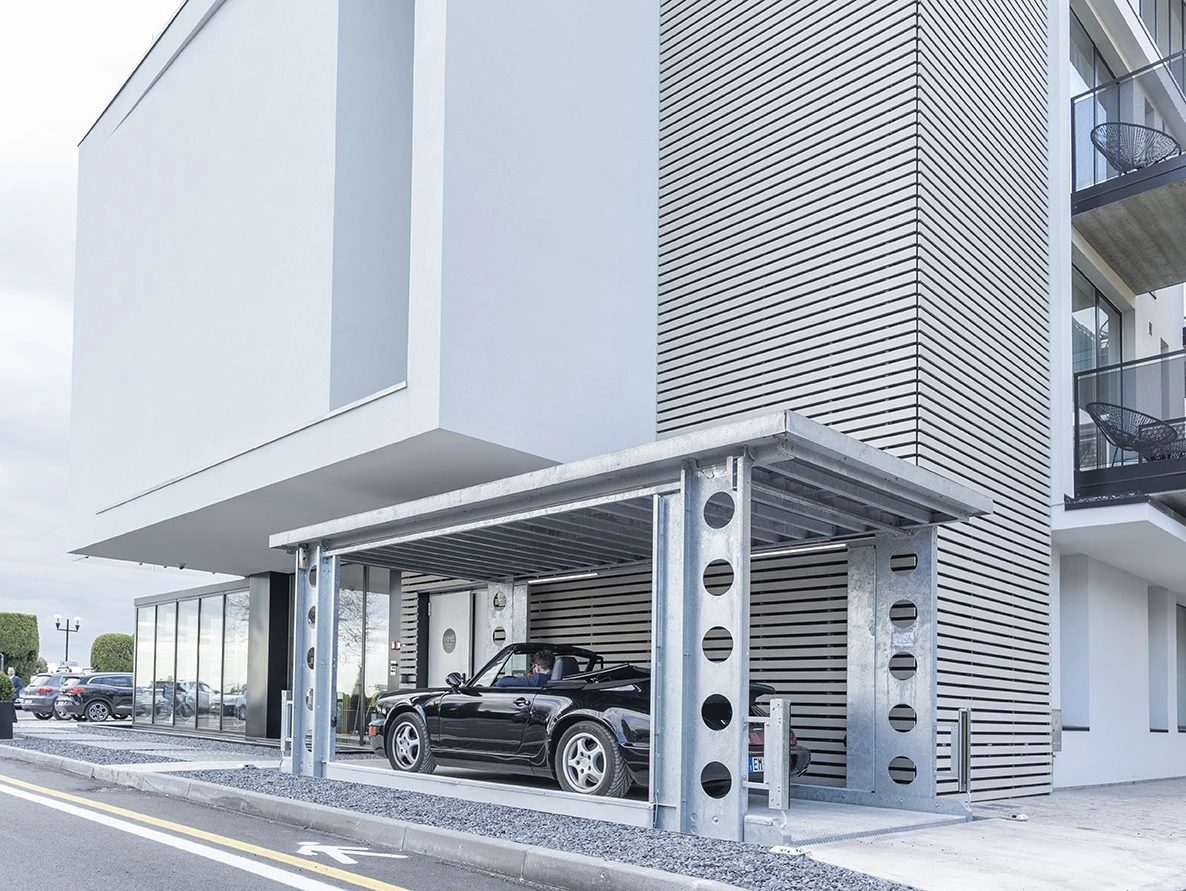 意大利湖畔酒店智能停车设计-14