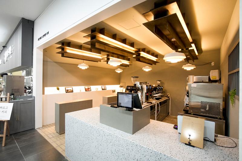 十平米咖啡馆的简约设计魅力-10