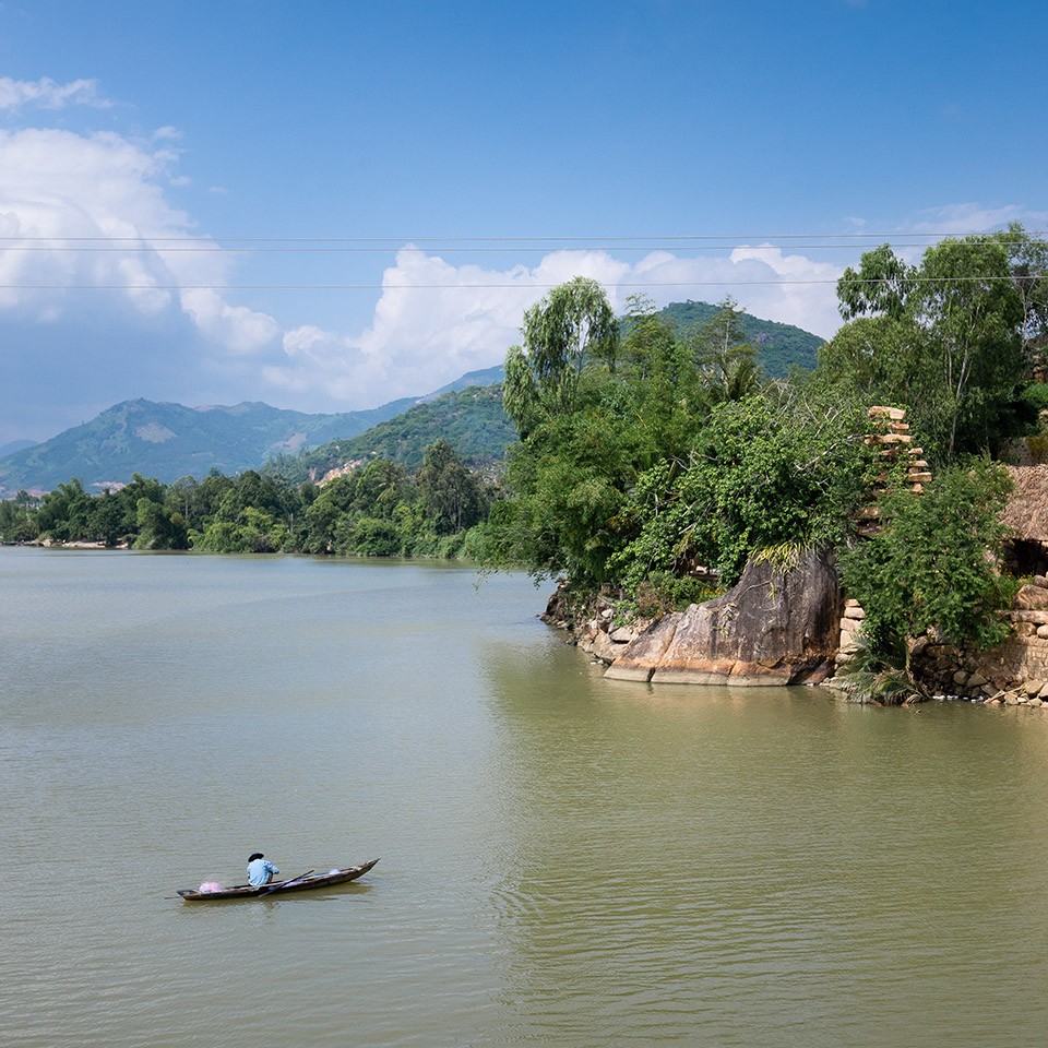 芽庄质朴石庙-1