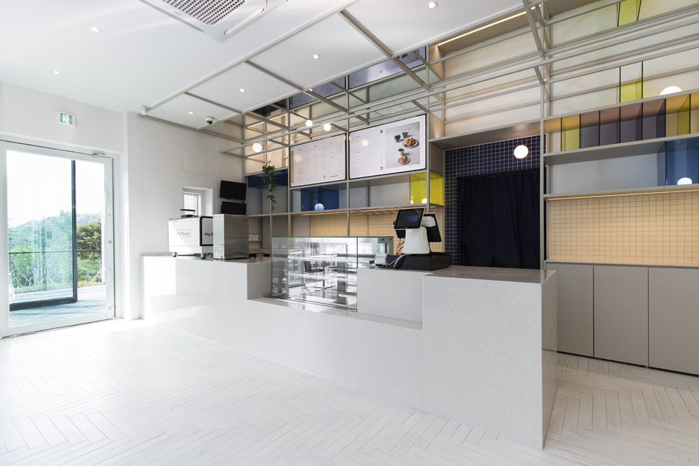 现代高级的布兰奇咖啡馆设计-11