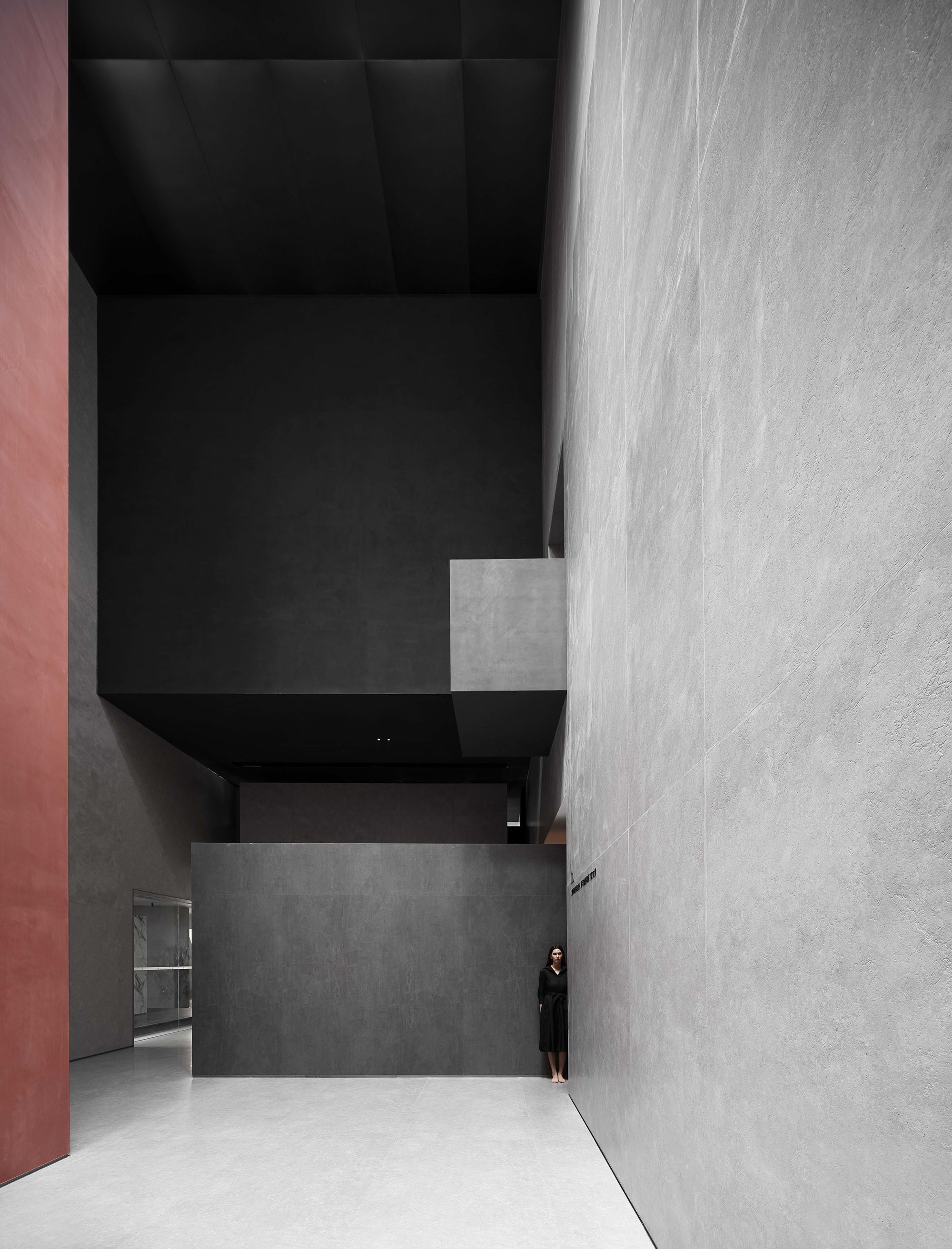 追光·欧文莱陶瓷总部丨中国佛山丨艾克建筑设计-12