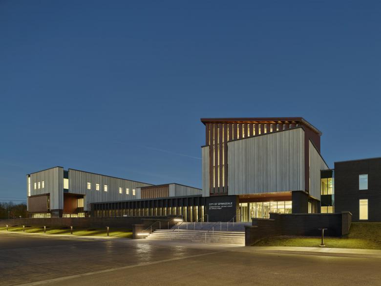 斯普林代尔市校区丨美国阿肯色丨Duvall Decker-0