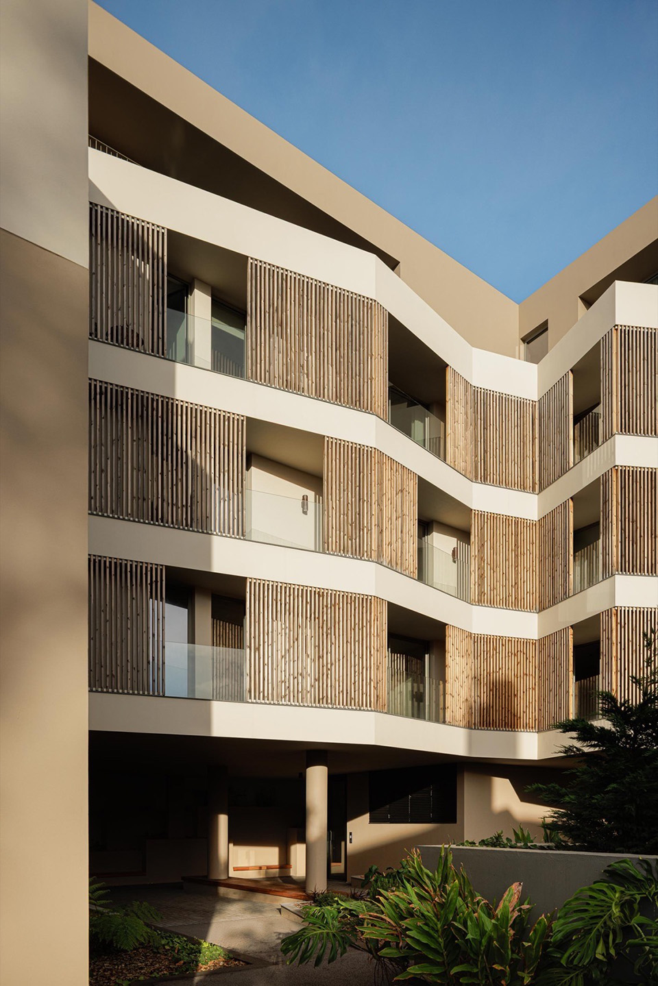 ERNESTO DO CANTO住宅区丨葡萄牙蓬塔德尔加达丨BOX arquitectos-146