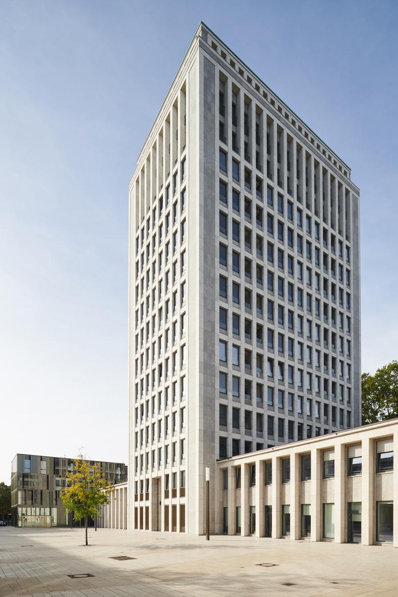 在历史办公环境中居住丨德国科隆-2