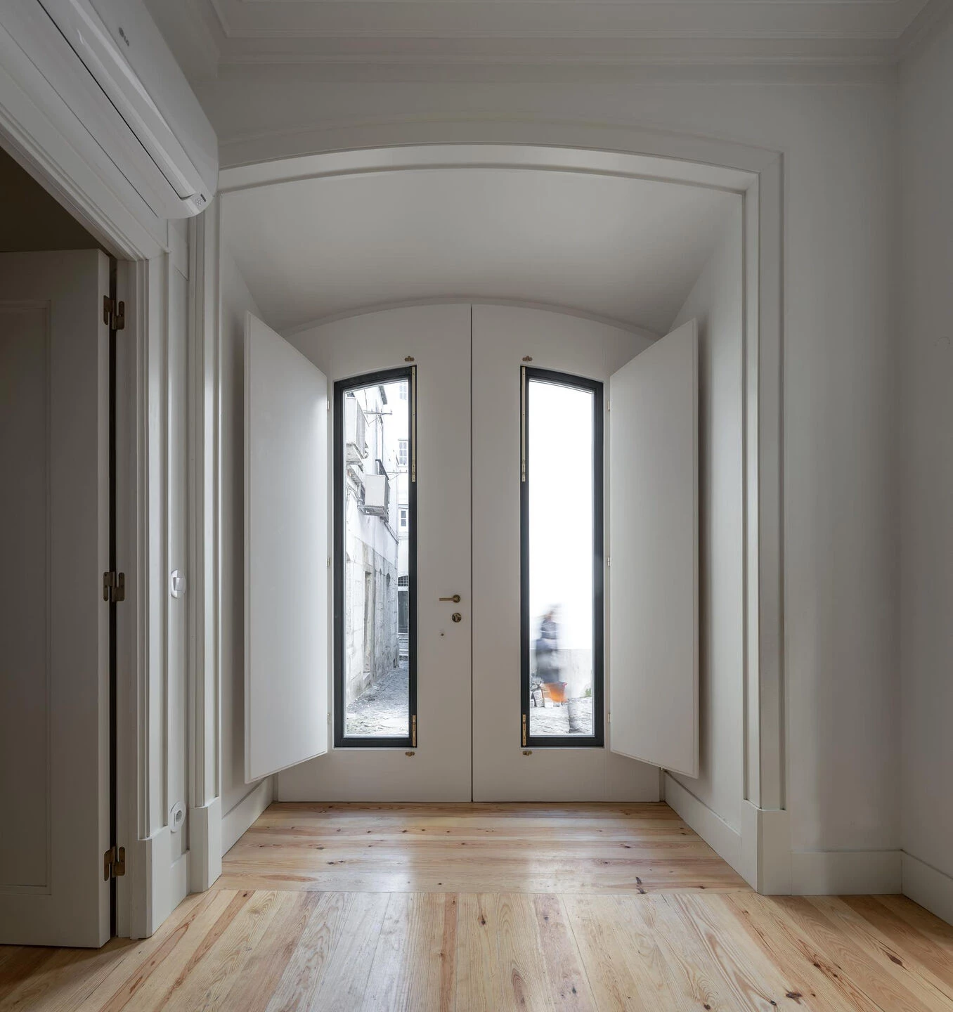 窗户的丨葡萄牙里斯本丨ATELIER CENTRAL Arquitectos-22