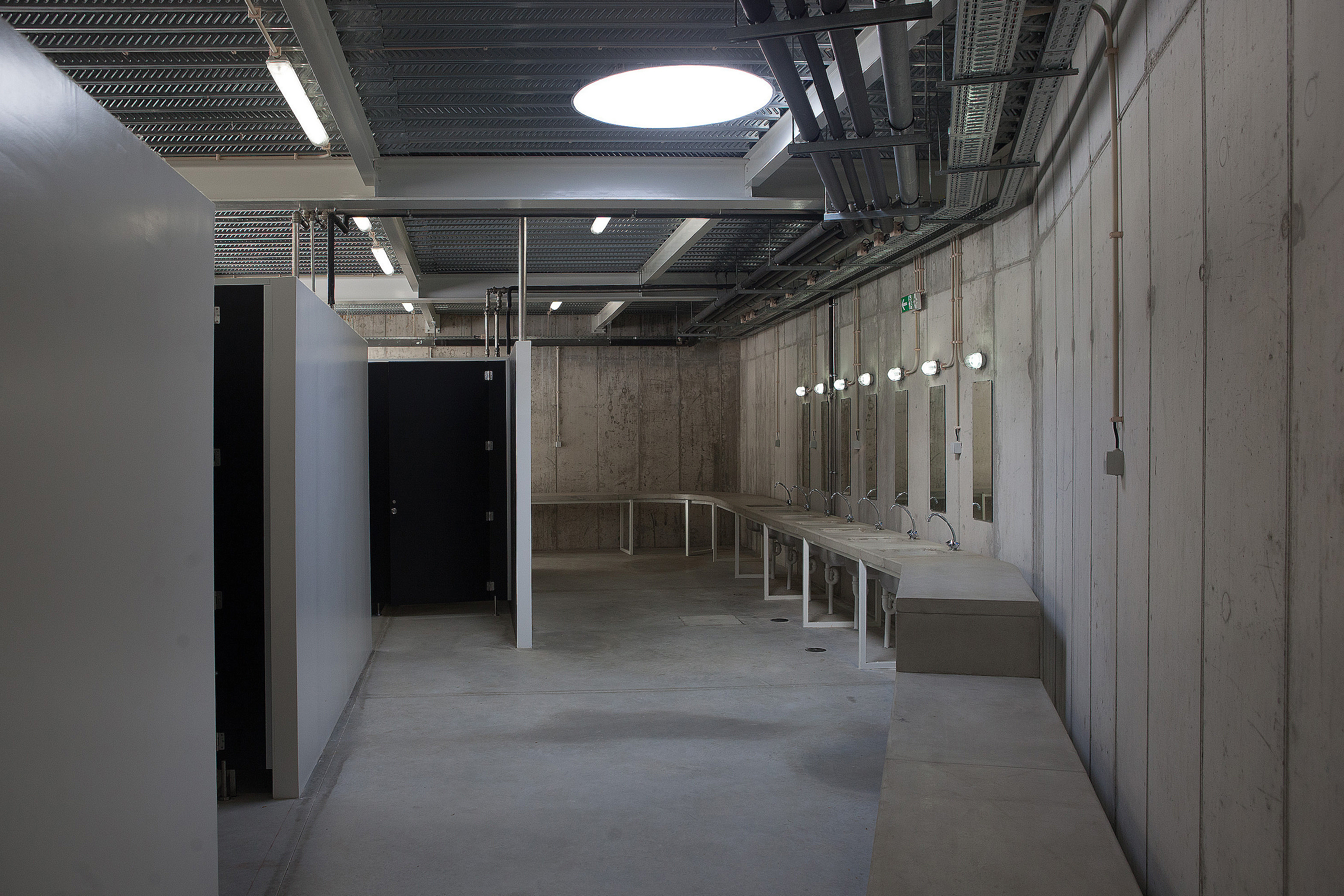 河岸边的有机连通结构-15