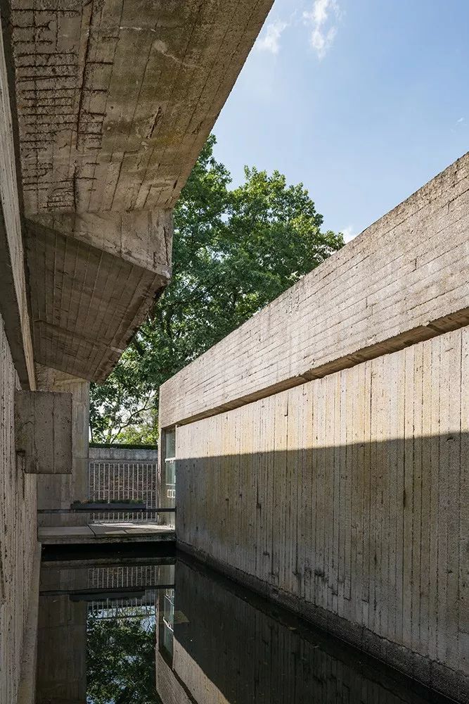 野兽派建筑大师 Juliaan Lampens 的室内设计魅力-51