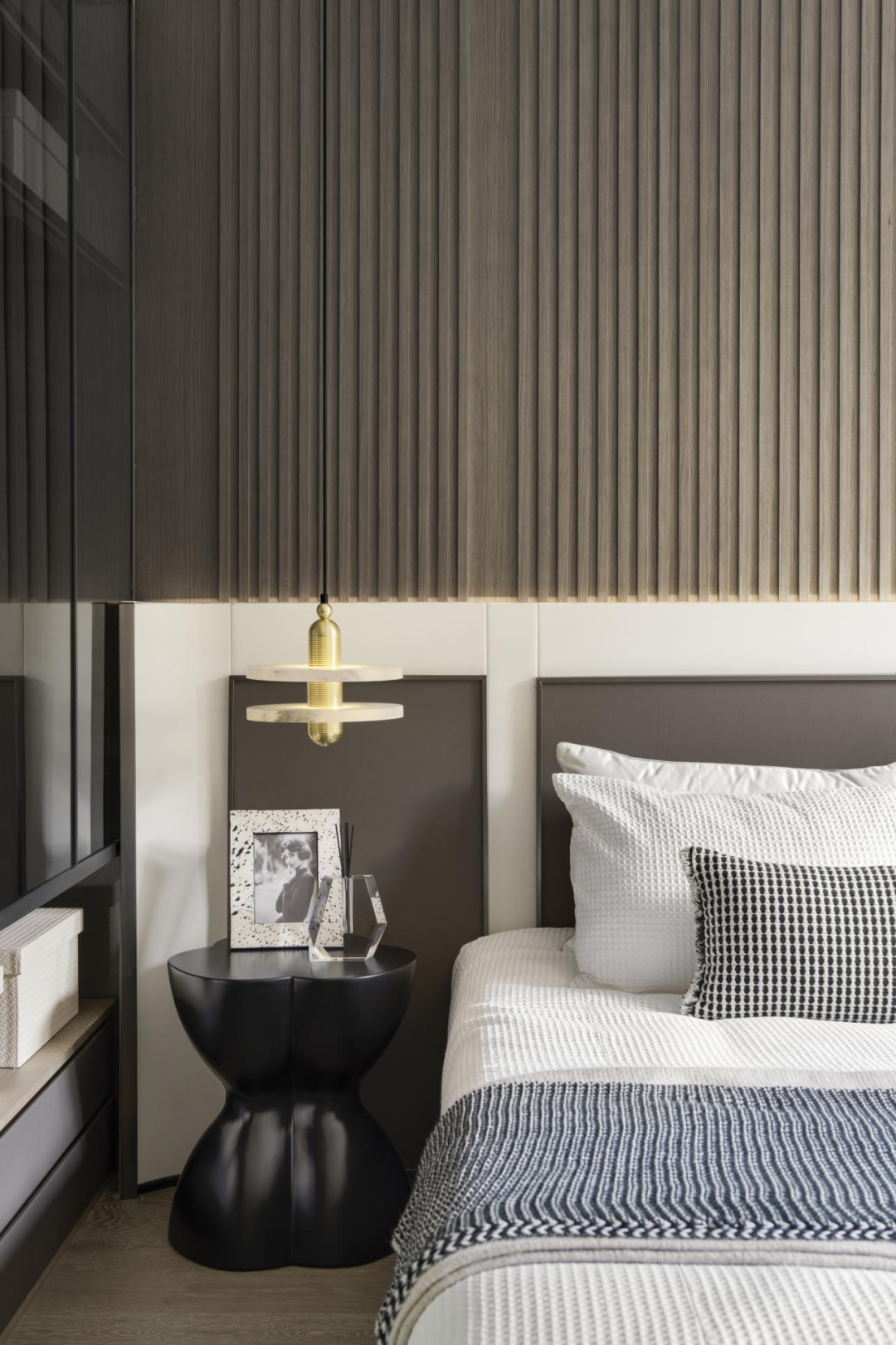 归本真的温暖木色别墅设计-14