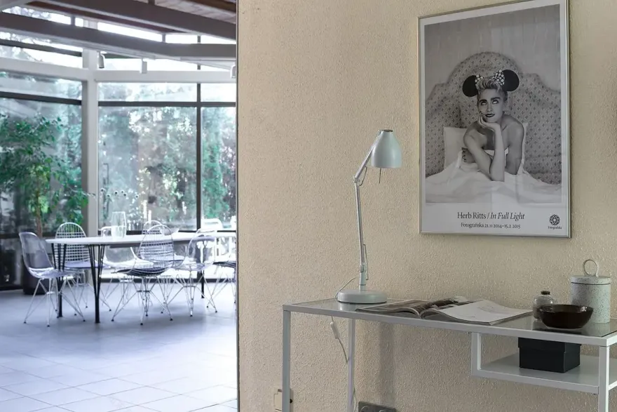 瑞典现代玻璃屋,室内外边界消融,尽享四季美景-14