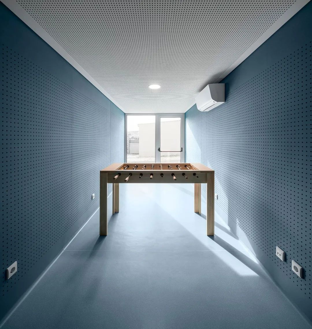 废弃仓库变身高颜值办公室,模块化设计成最大亮点-95