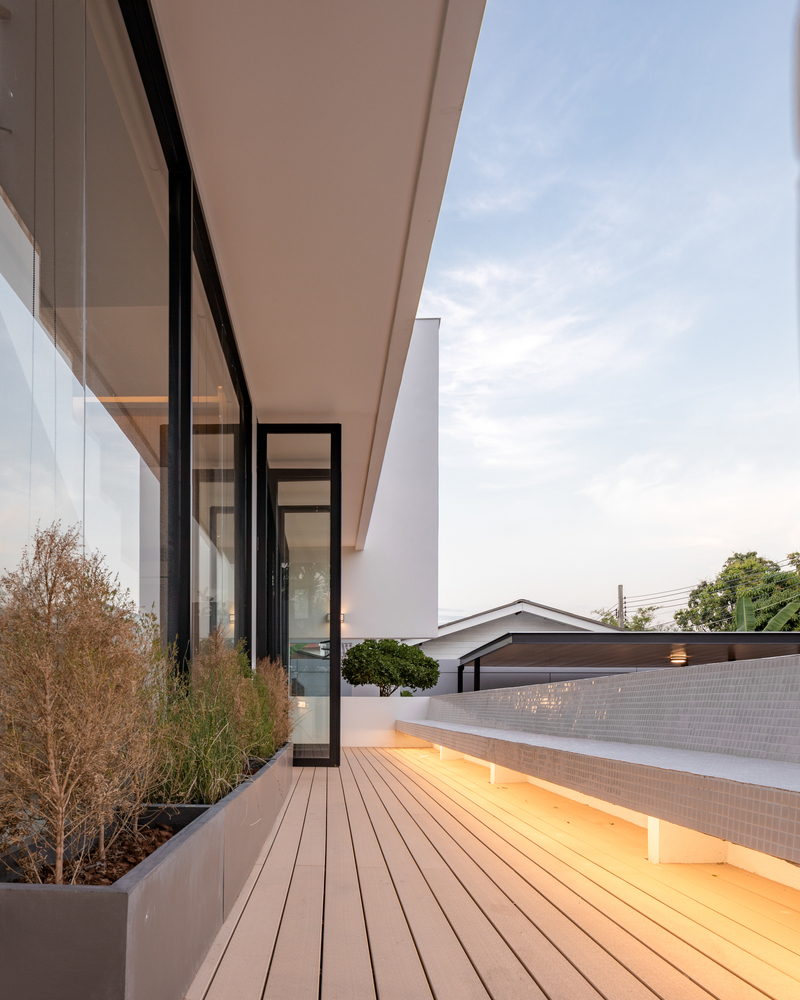 曼谷郊区诗意空间 · 多庭院住宅-44