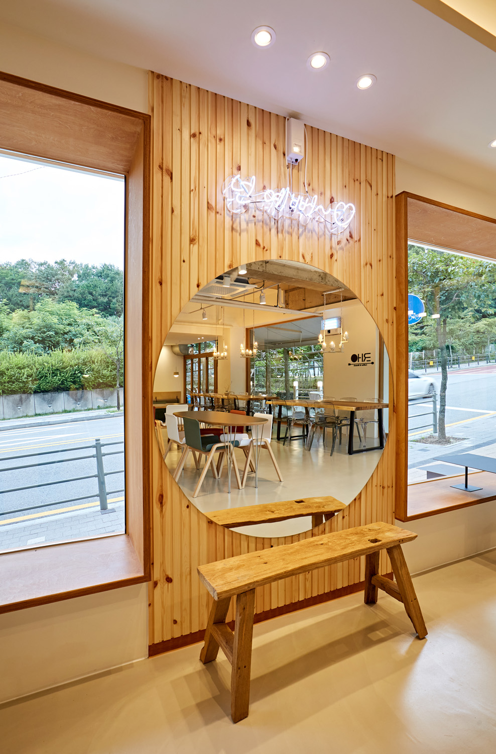 现代简约风白&木 44 平咖啡厅设计-13