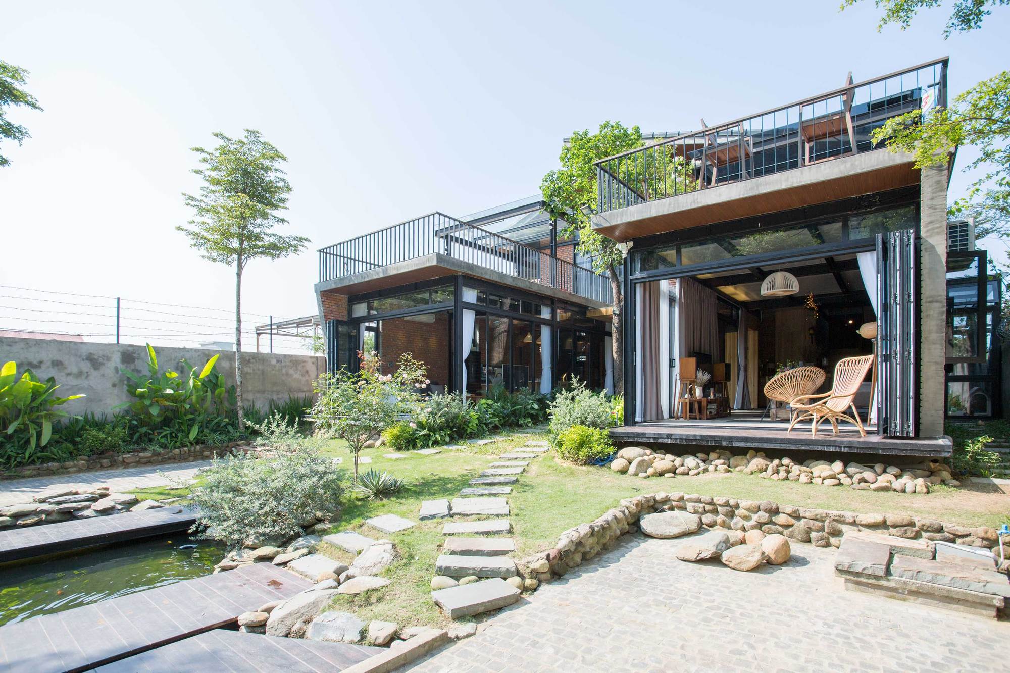 山间双户共享家园·Sơn Trà半岛自然美景中的简约别墅设计-7