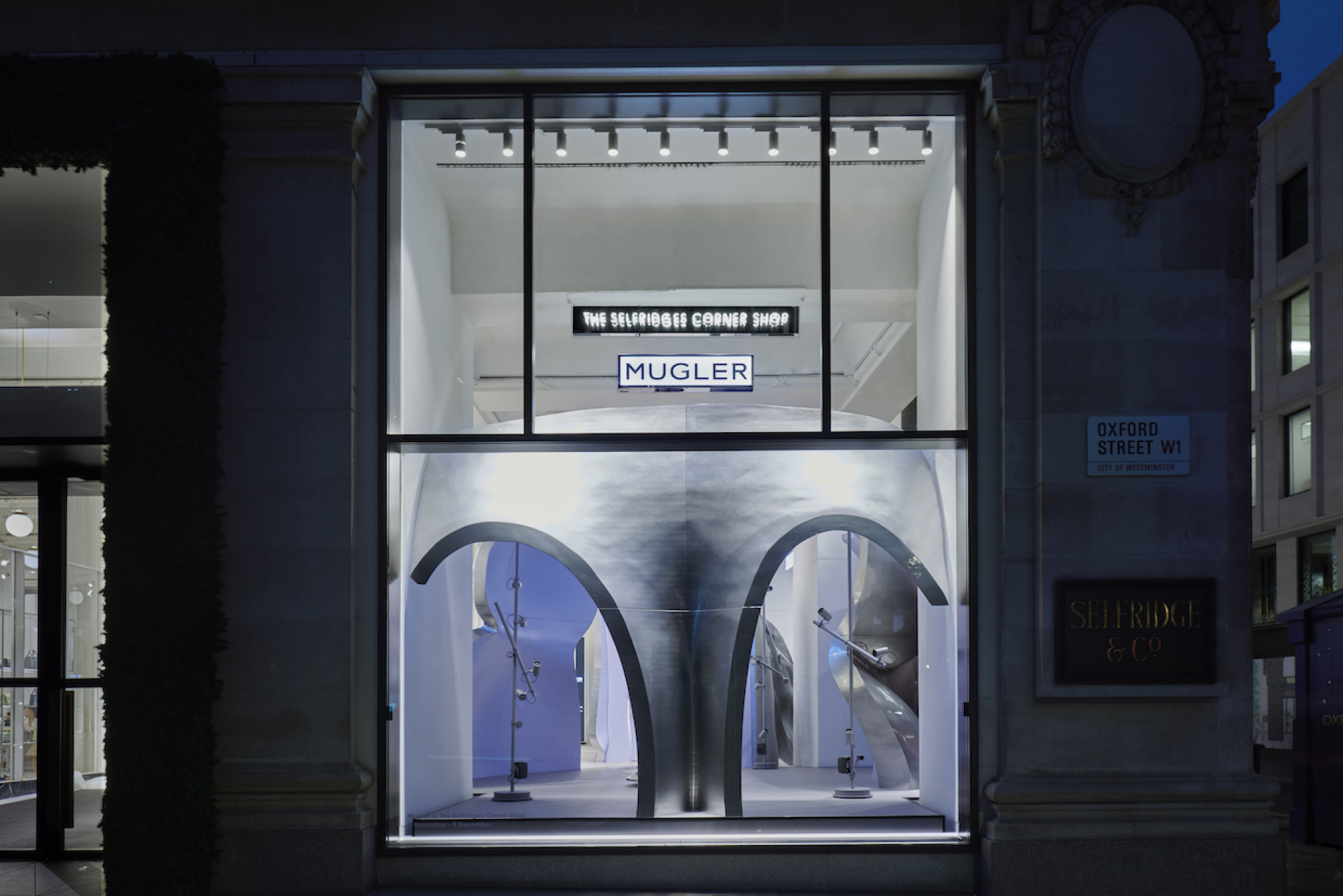 Mugler 香水 Angel 沉浸式快闪店丨英国伦敦丨Random Studio-16