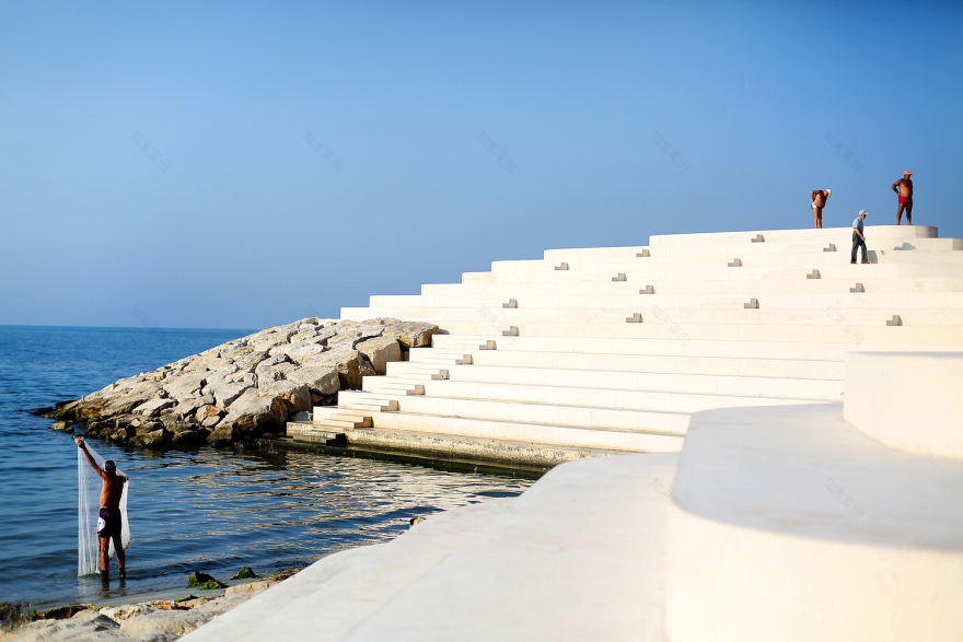 海滨废弃地变身公共空间奇迹-23