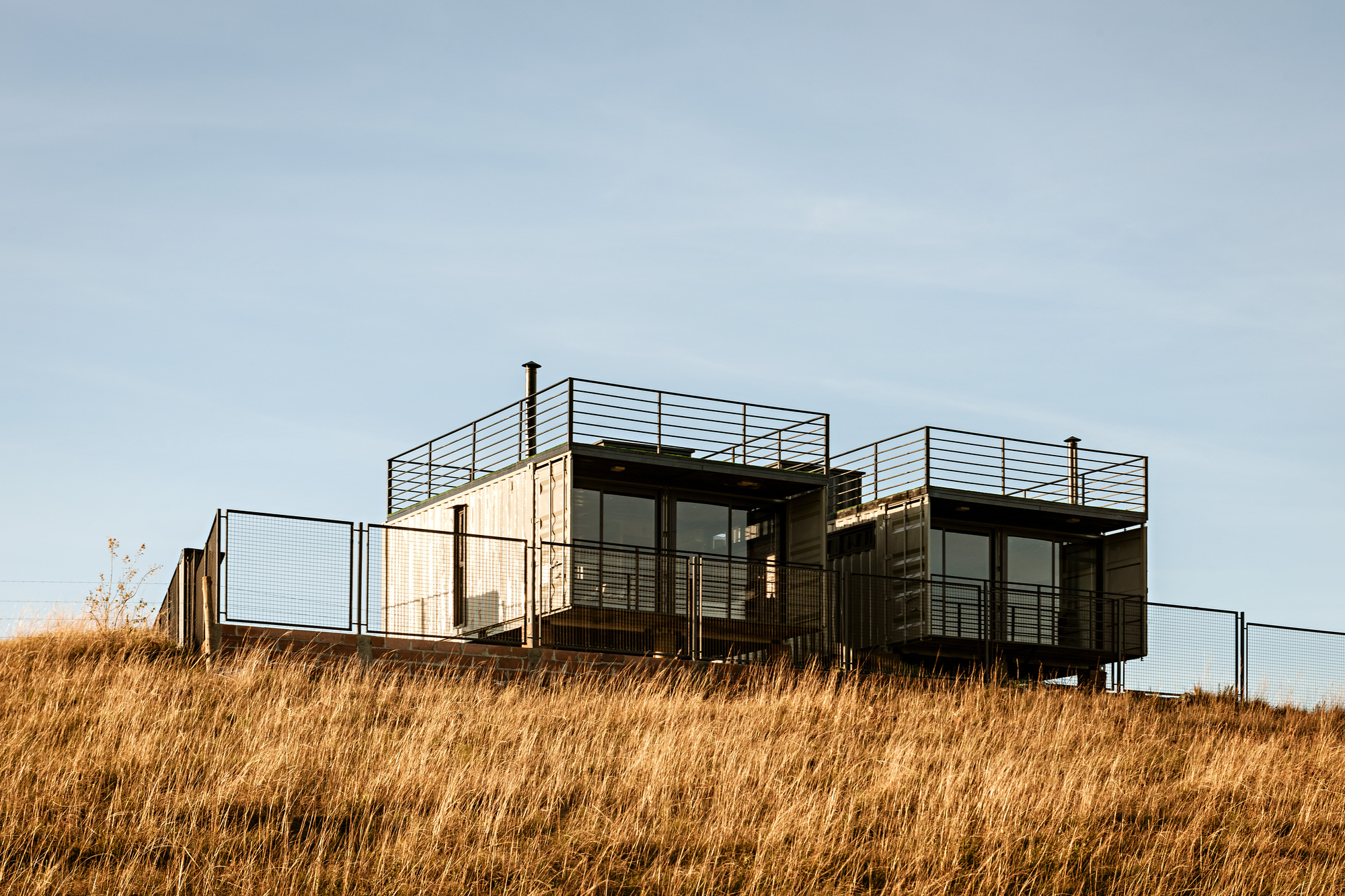 Cambará Container House / Estúdio Saymon Dall Alba+ Mégui Dal Bó Arquiteta-27