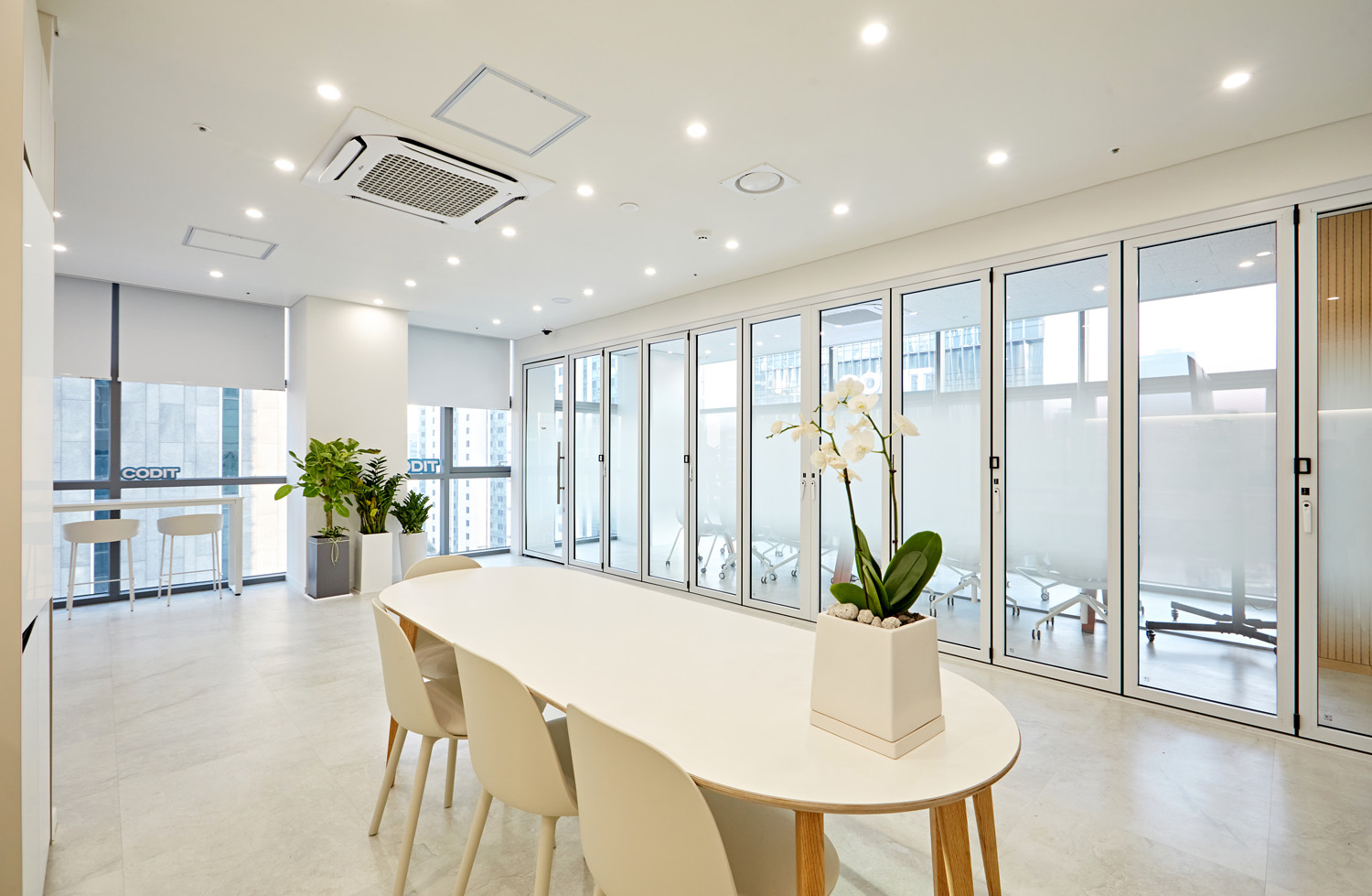 现代简约风格的 67 平米办公室设计-10