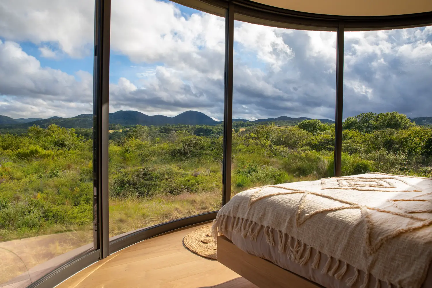 1 欧元入住玻璃小屋,尽享世界遗产风光-2