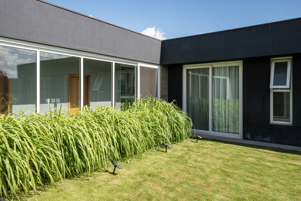 巴西简约住宅设计,展现混凝土与光影之美-20