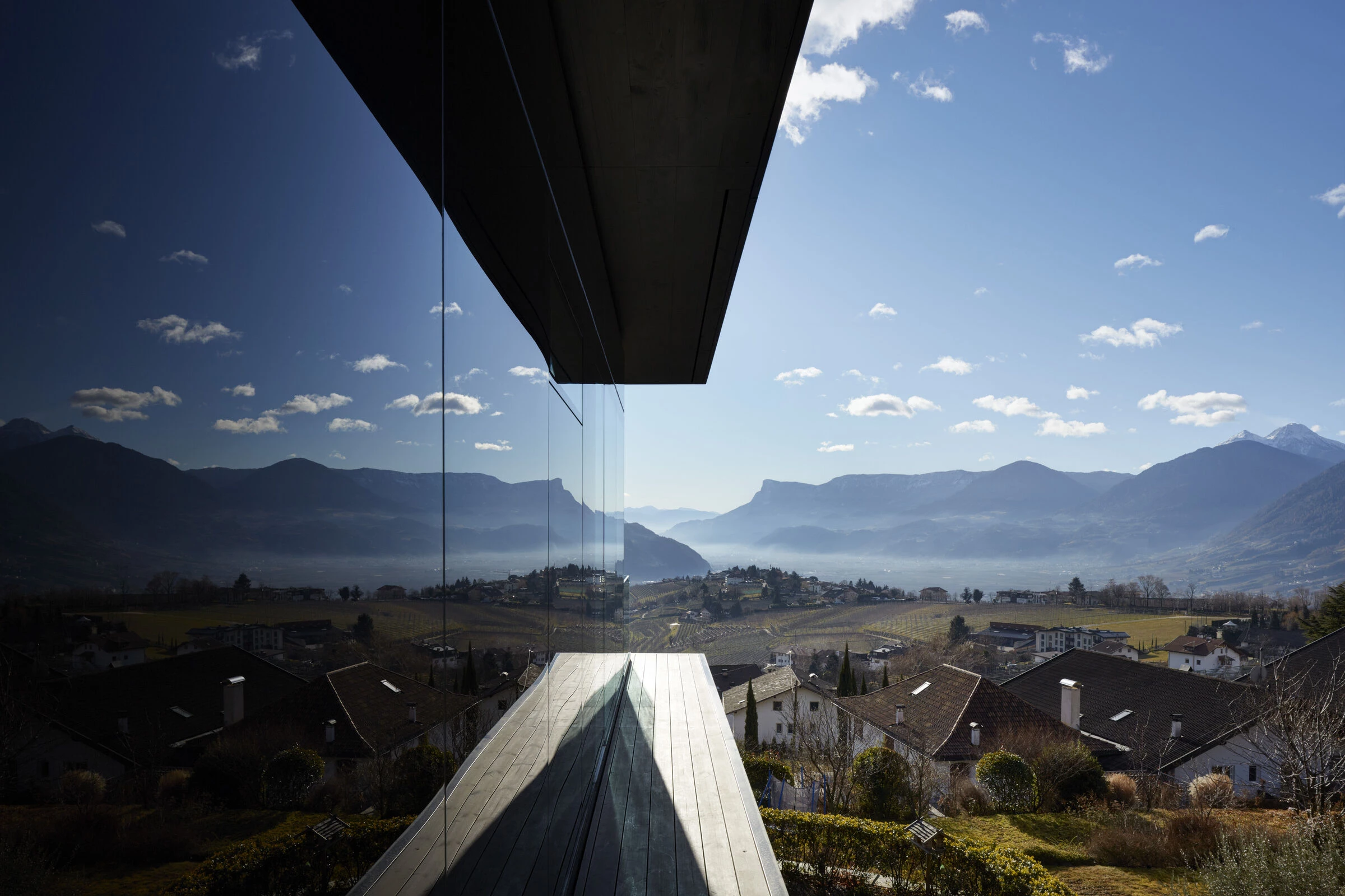 意式别墅"黑洞"-8