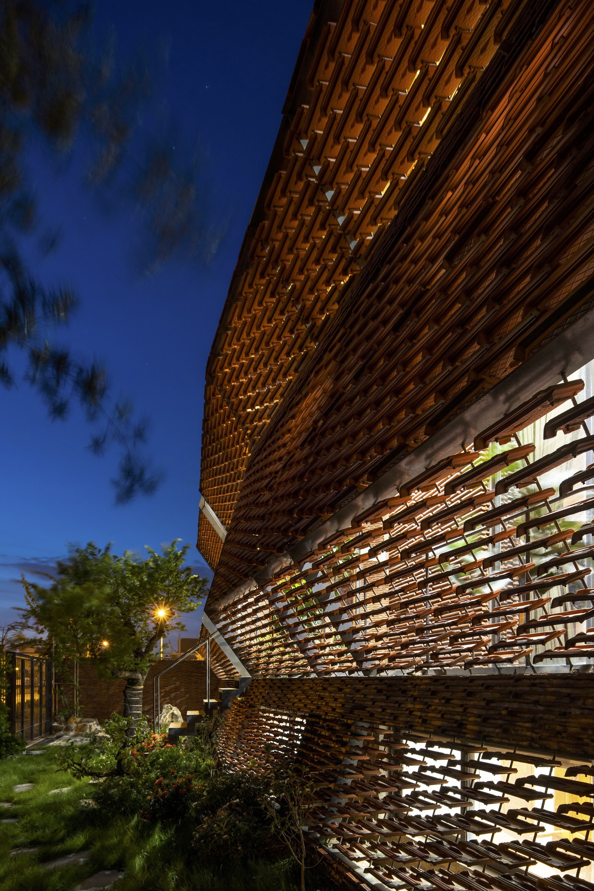 瓦片雀巢屋丨越南丨H&P Architects-50