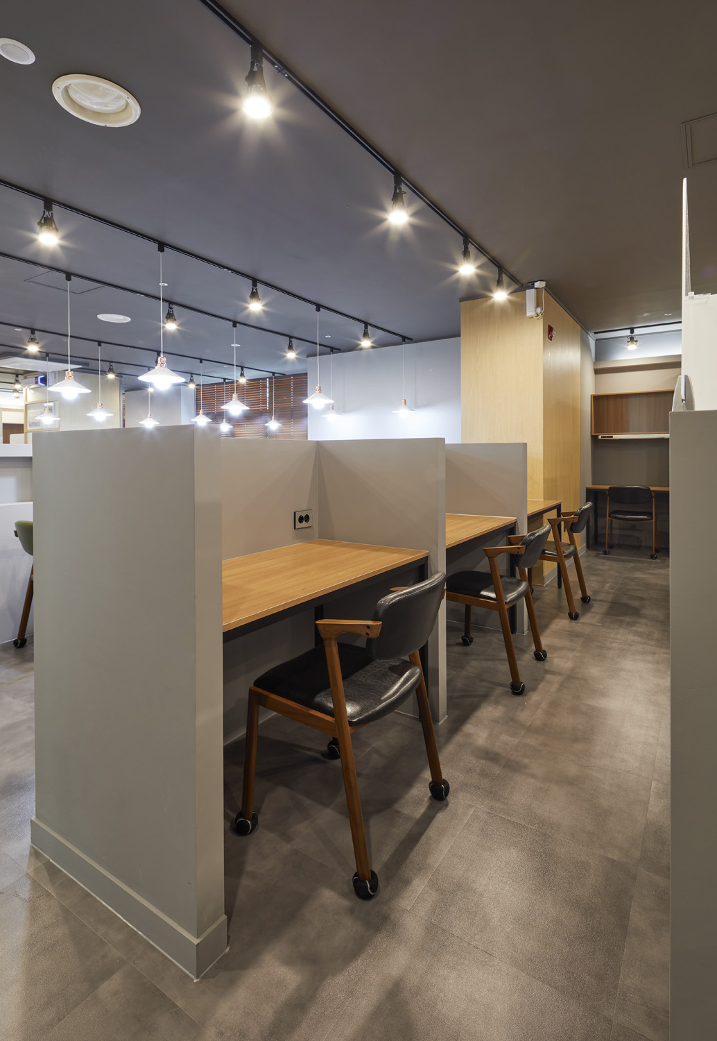 现代简约风 86 平工作室咖啡厅设计-19