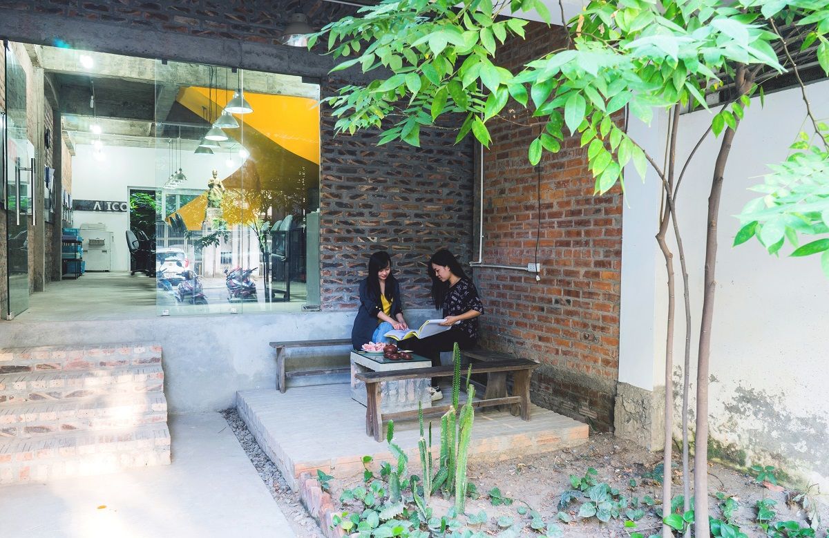 办公楼变身为现代设计工作室-1