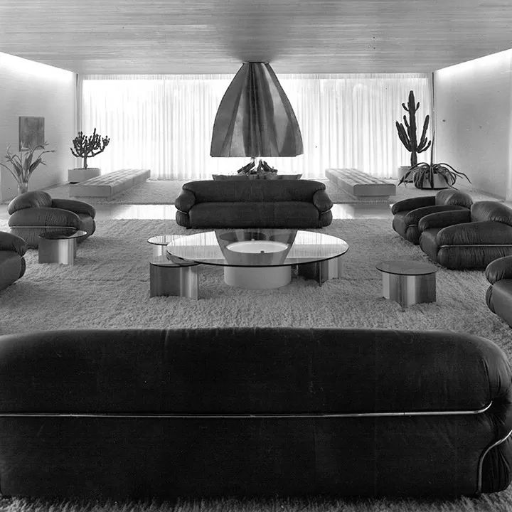 Gianfranco Frattini 设计 Sesann 沙发风靡全球,成都环中心办公室案例展示-9