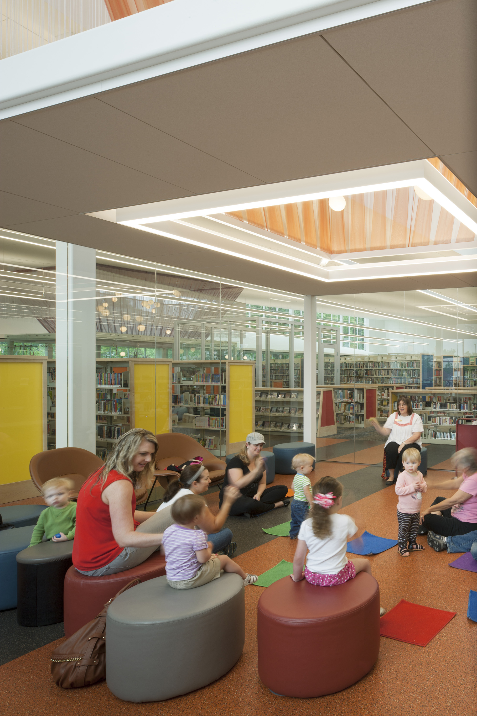 Louisville Free Public Library Southwest / JRA Architects + MSR-31