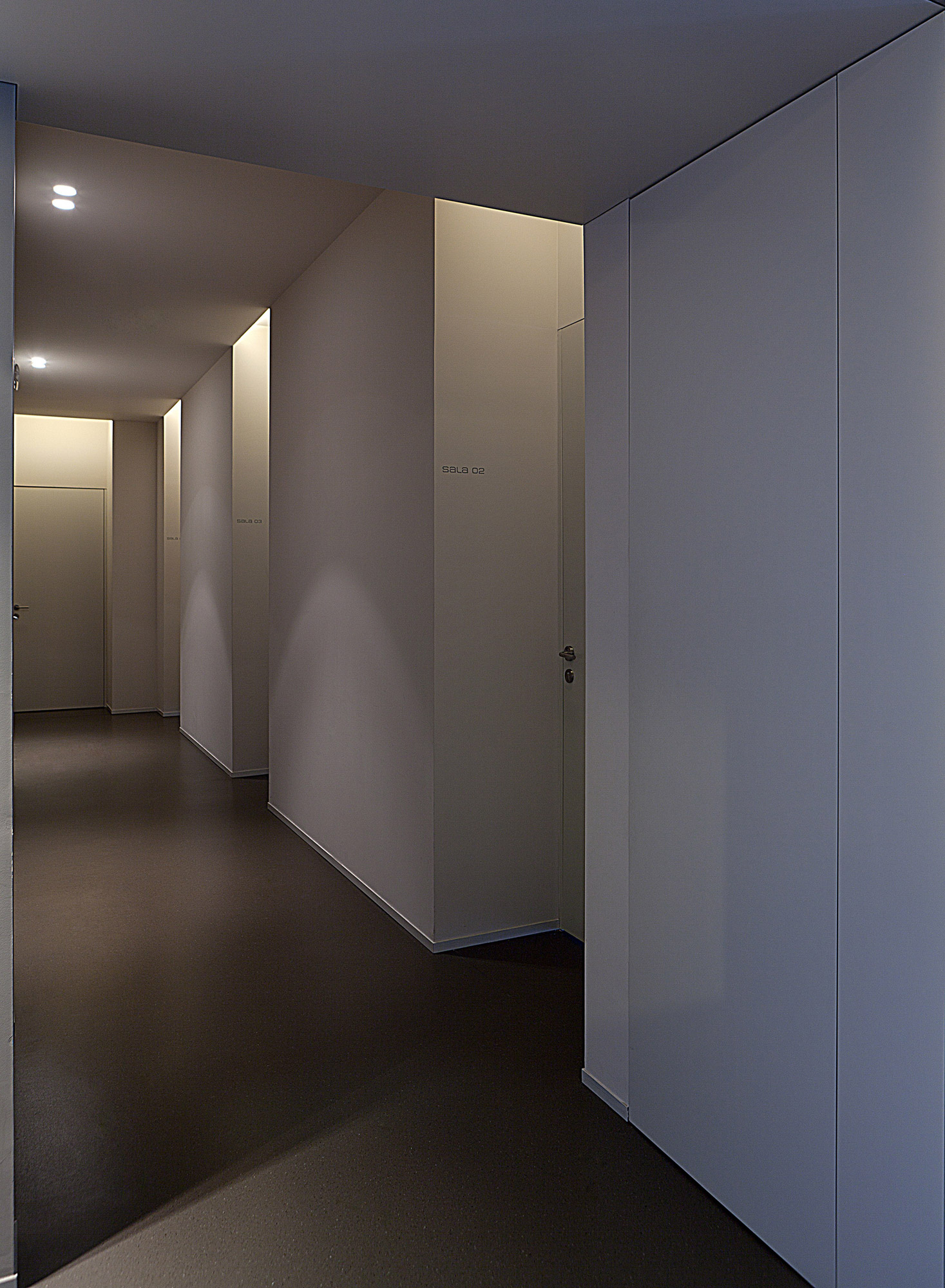 微笑牙医诊所丨葡萄牙丨Central Arquitectos-24