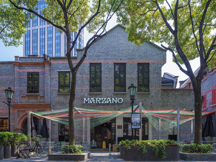 上海新天地创意橱窗展-7