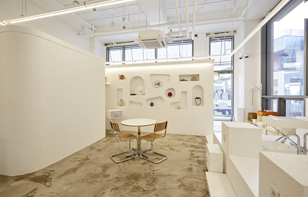 简约白色调的 26 平米小卫生间设计-9