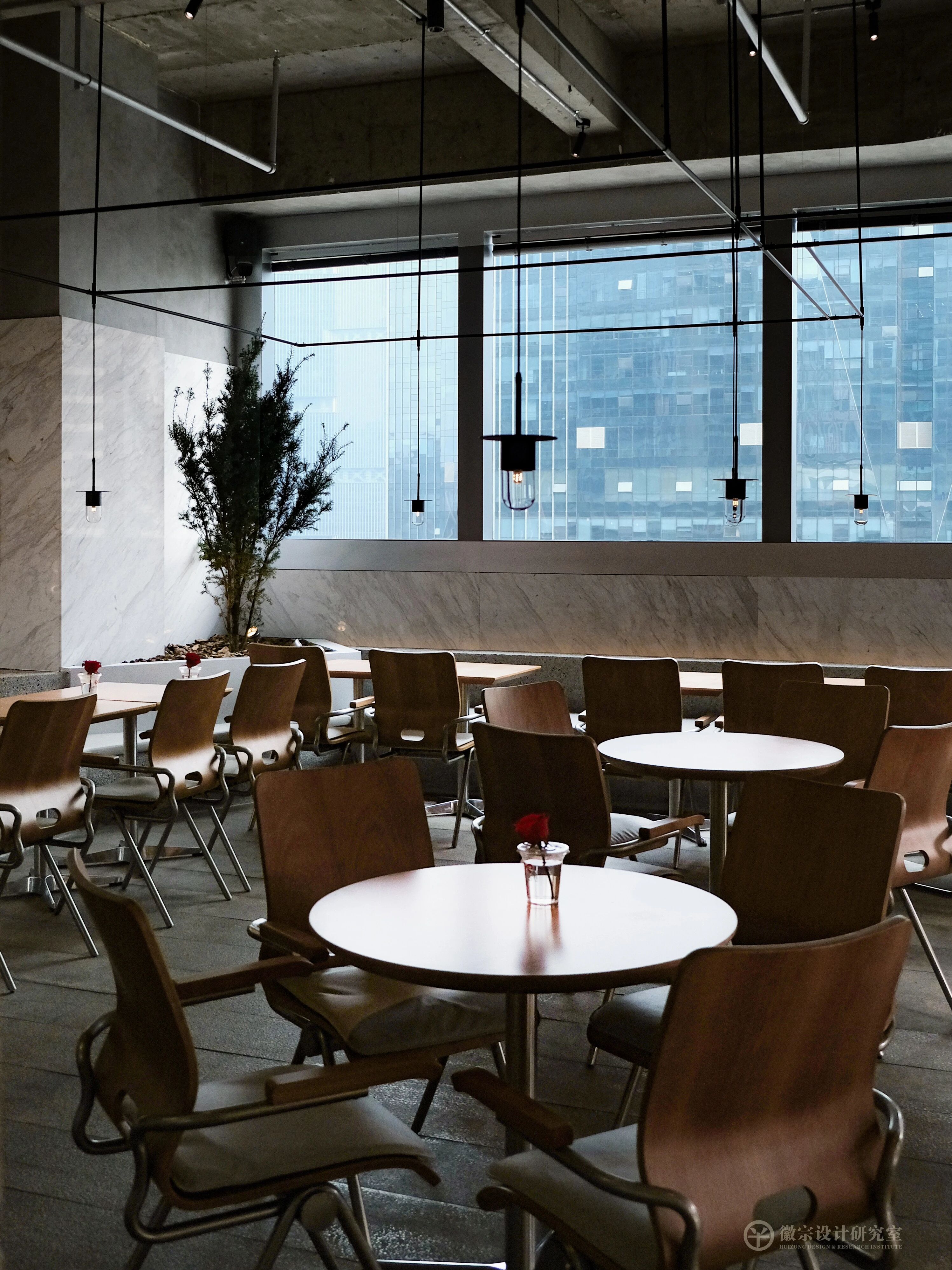 「被撕开的礼盒」SOONSOO CHICKEN中国首店设计丨中国郑州-31