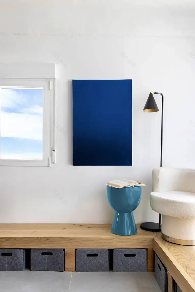 西班牙 70 年代公寓现代设计改造 | 自然材质与阳光的和谐融合-8