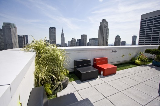 the showtime house united states of tara loft and roof-18