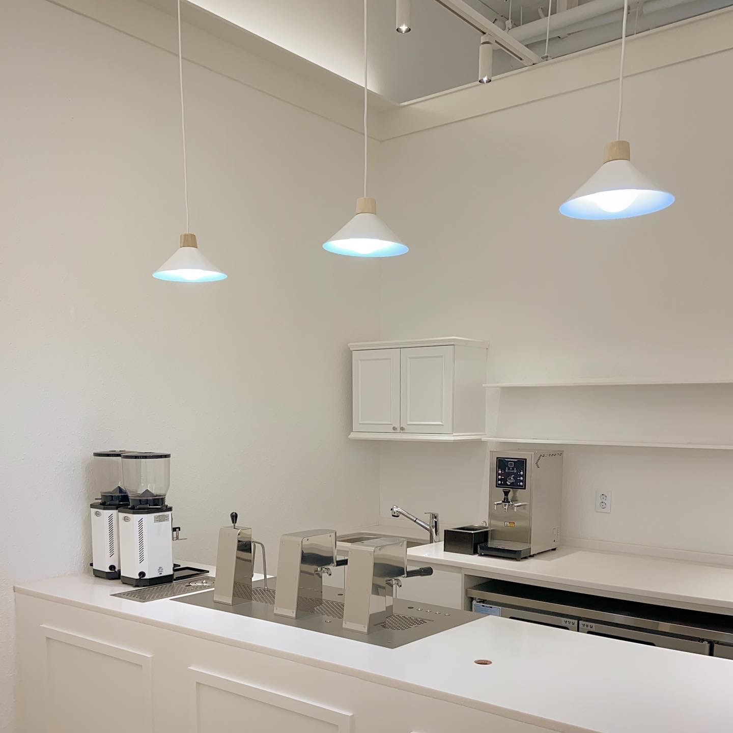 简约清新 11 坪咖啡厅，打造温馨舒适的室内空间-6