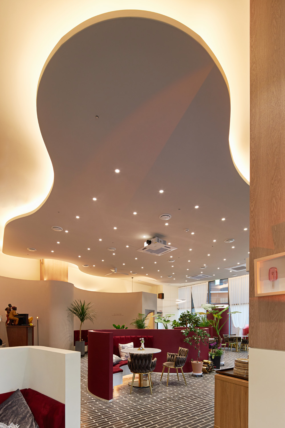 曲径通幽 | 55 平米餐厅的曲线魅力-16