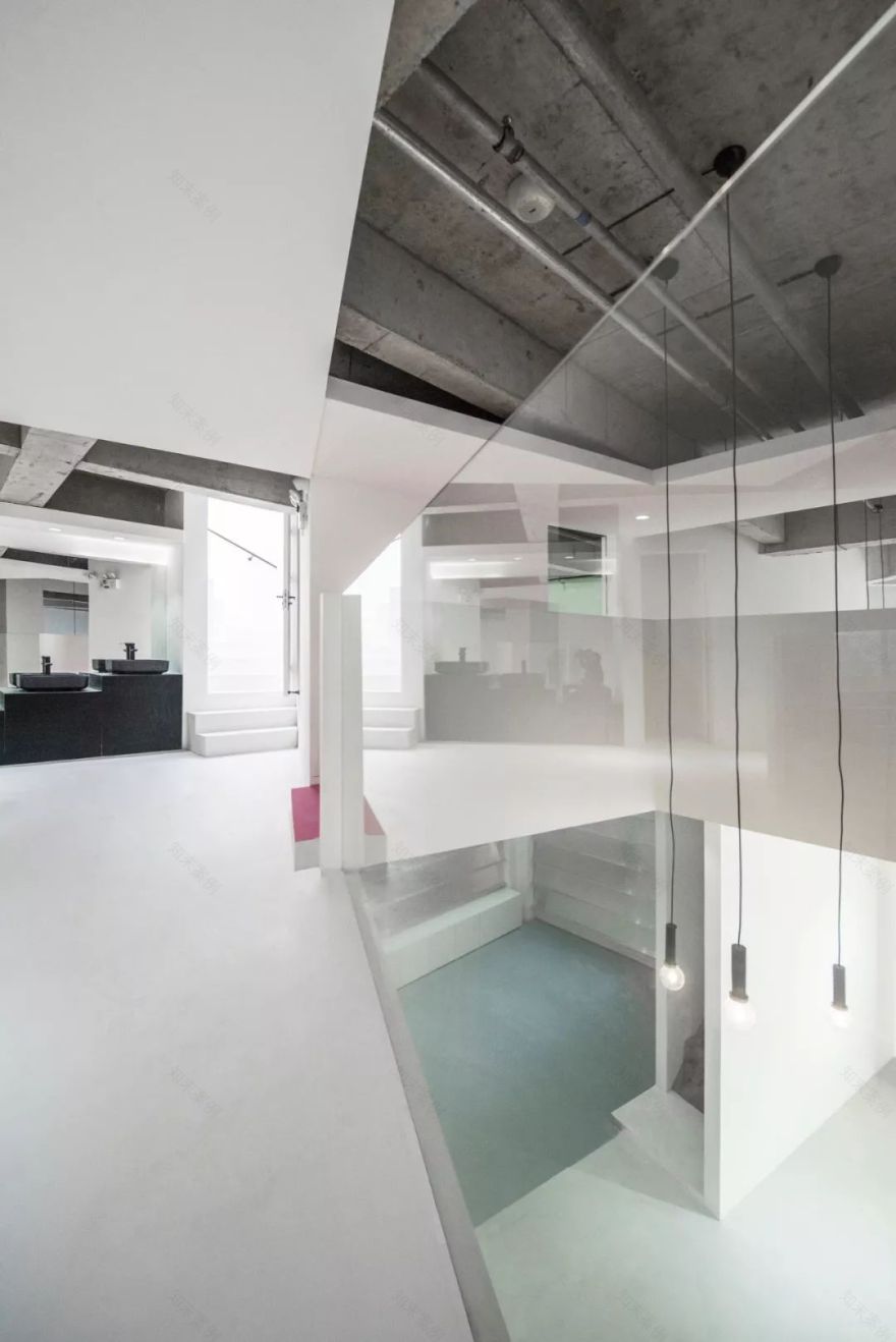 135m²怪异阁楼,创意爆改为艺术画廊式舒适三层!-110