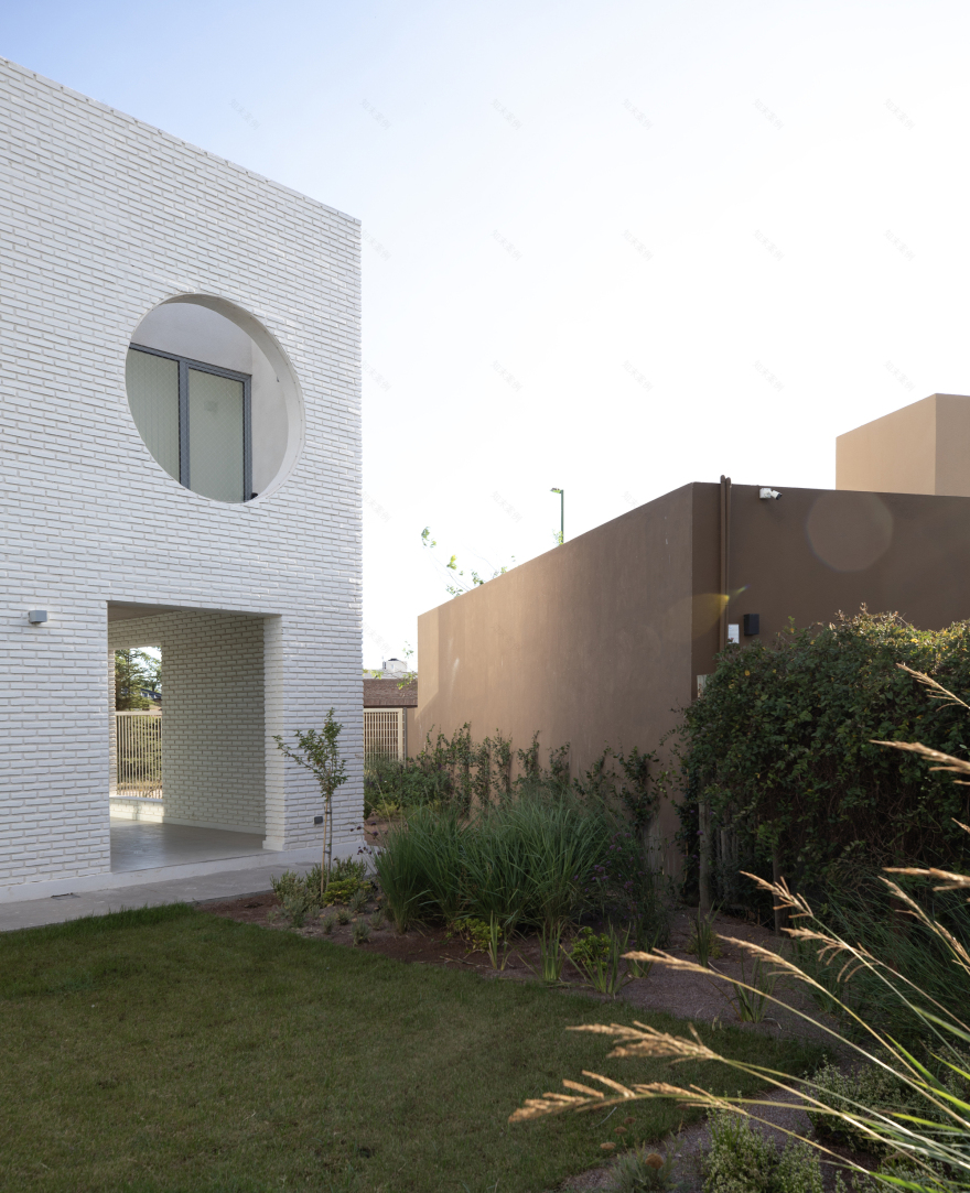 104 号房屋丨阿根廷布兰卡港丨FLORA-25