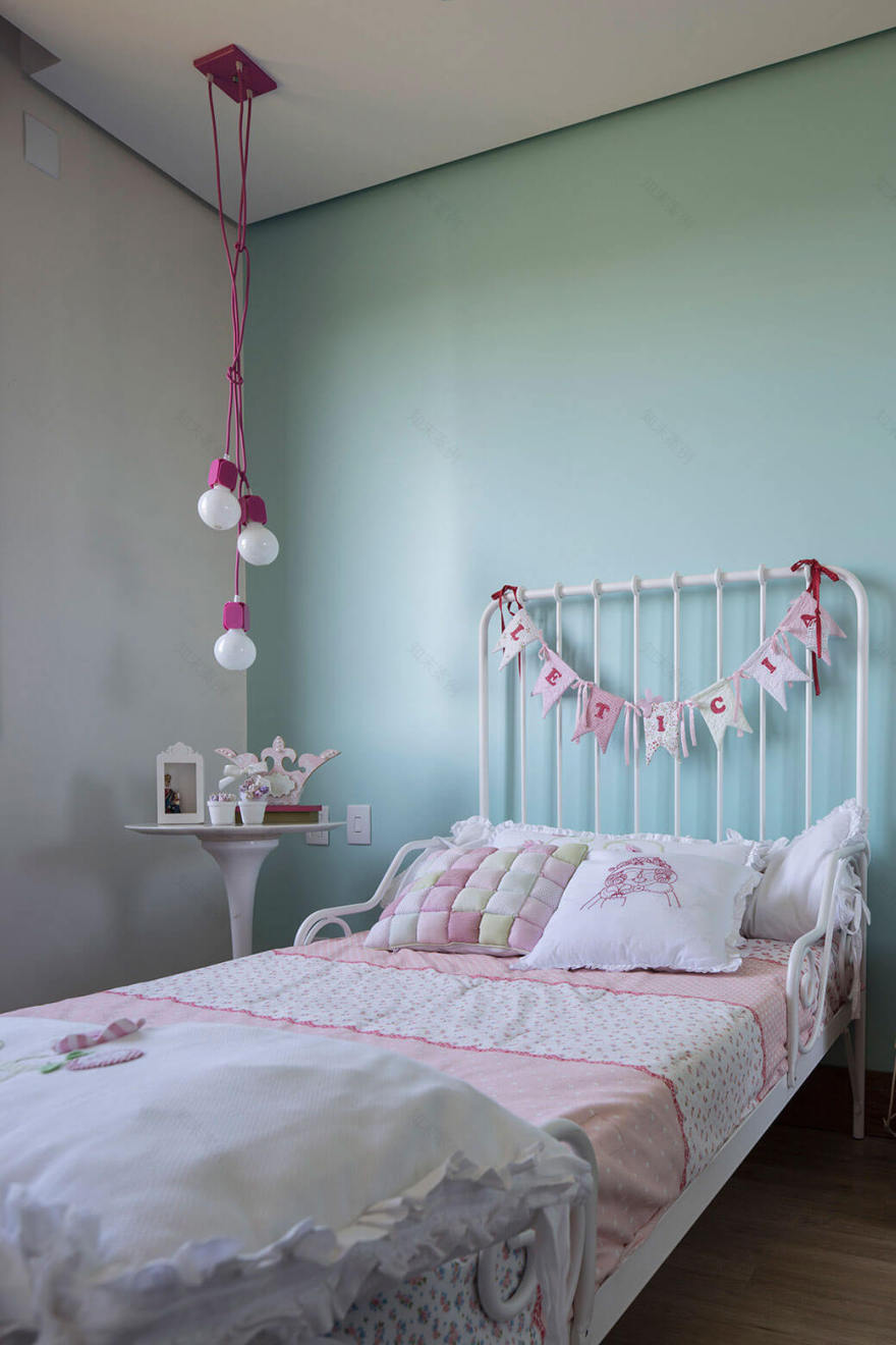 巴西独特外形两层住宅丨Seferin Arquitetura设计工作室-16