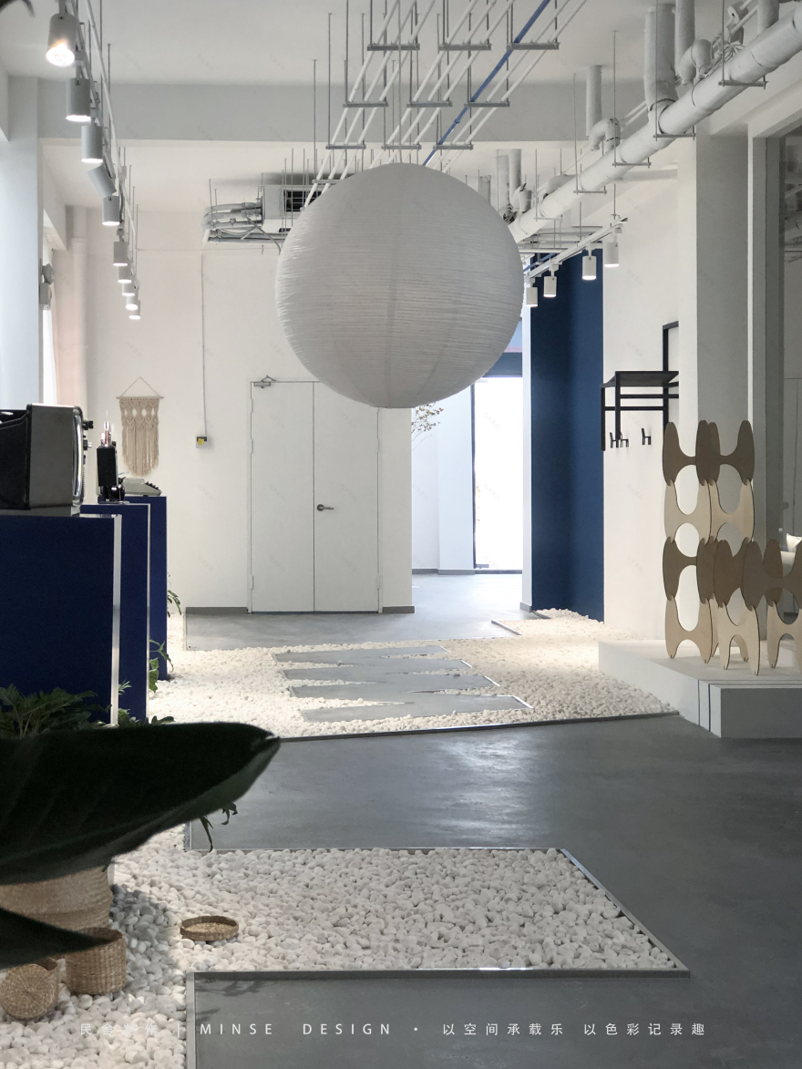 “富春江畔的克莱因蓝空间”-20