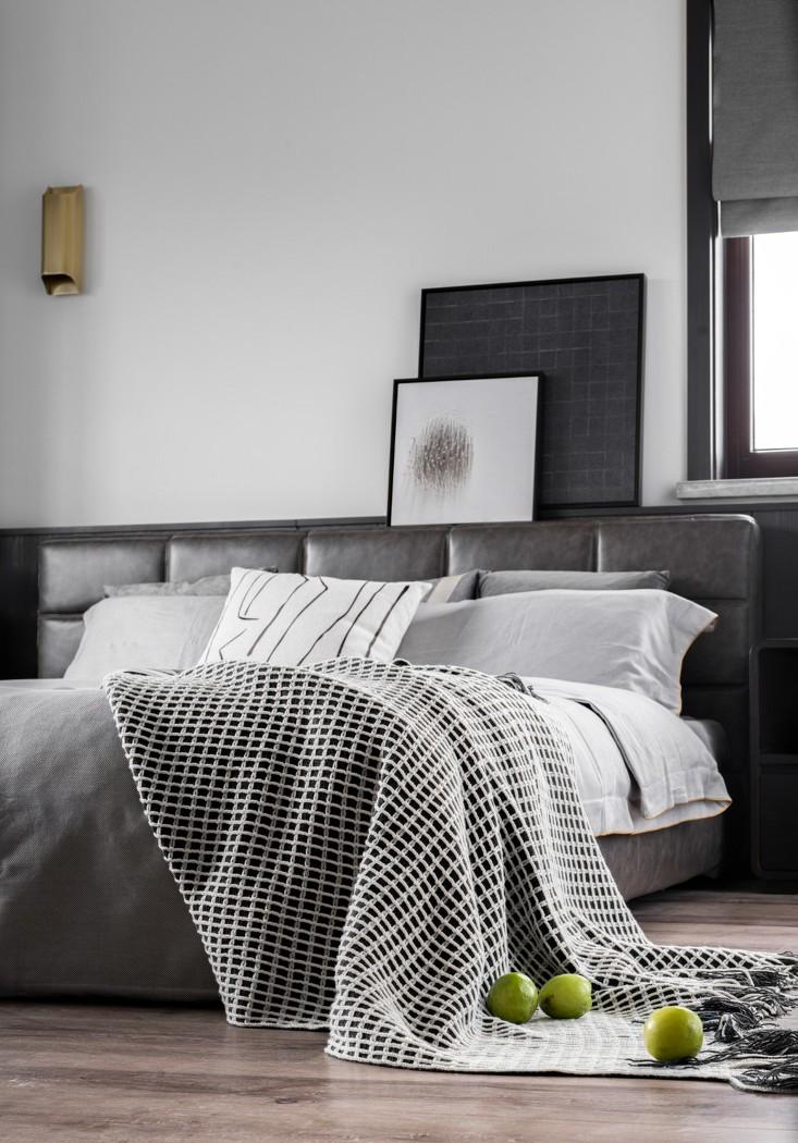 异形屋顶下的现代生活空间-35