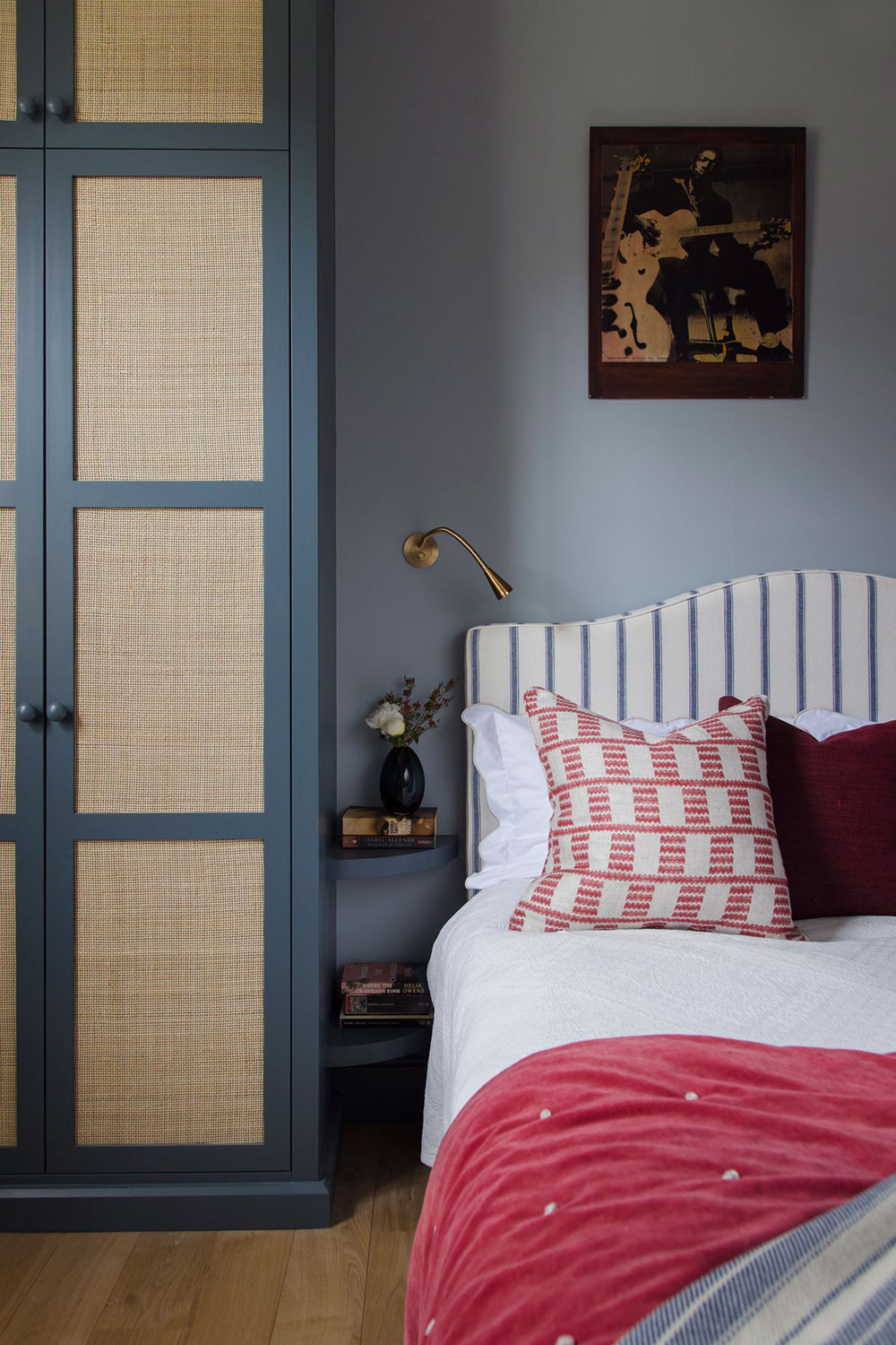 伦敦 19 世纪历史建筑公寓的彩色活力改造-19