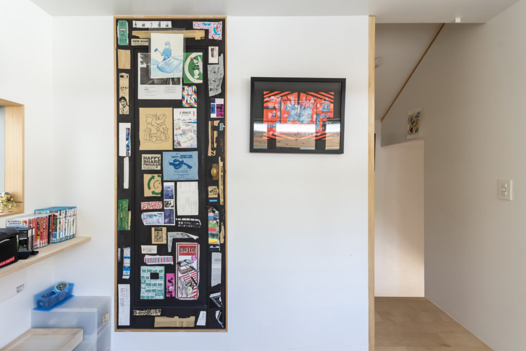 漫画の世界にも通ずる住空間リビングが外にあって、直接空を望める家で暮らす | Outdoor | 100%LiFE-20