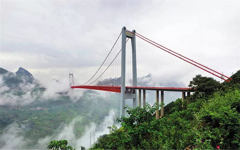 民宿设计，不论是重建或扩建、运用设计的加法或减法、还是采用在地材料，不仅能使荒废破旧的乡下老宅焕然一新，也能重塑一方水土。-104
