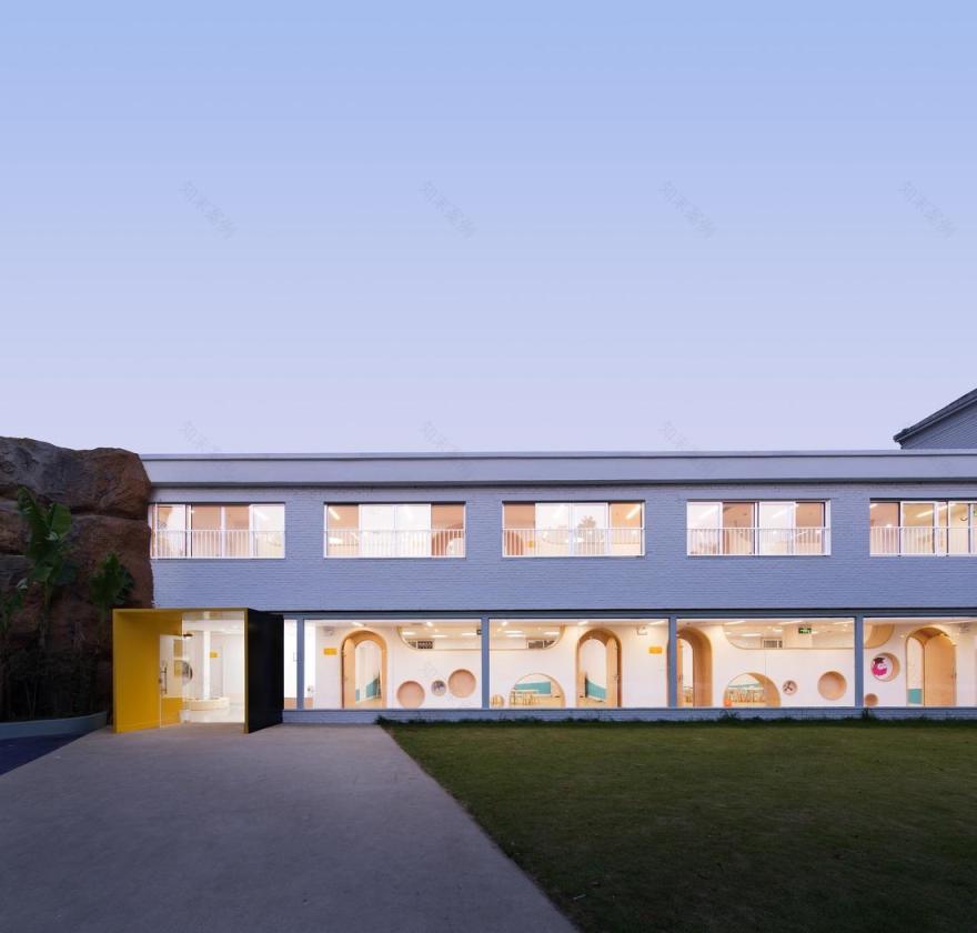 童话般的早教中心,让孩子们在星辰大海中探索成长-0