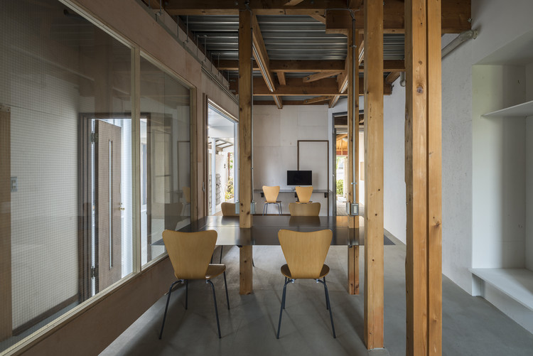 The Mirror Window  Kosaku Matsumoto-3