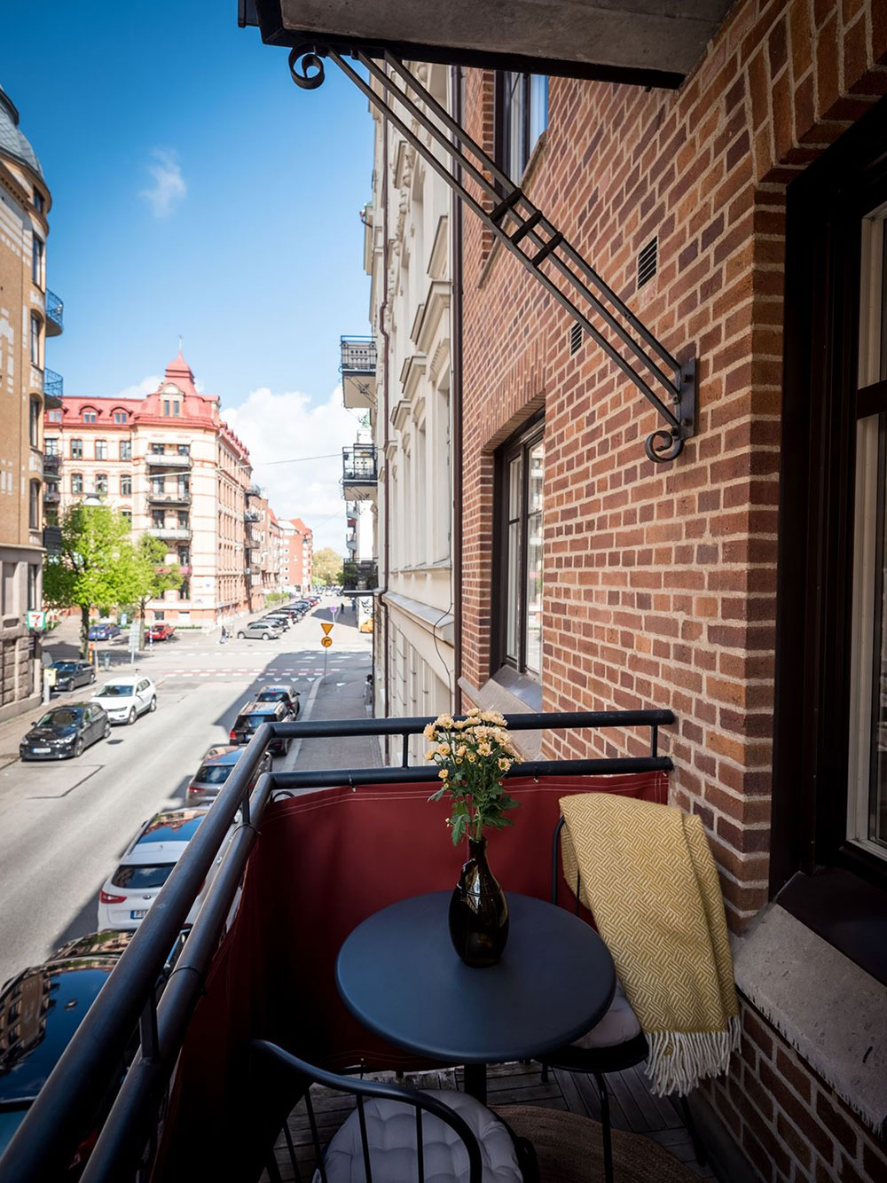 北欧风格粉色天花板公寓设计-6